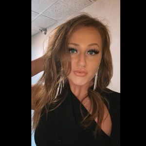 Meet your Posher, Brianna